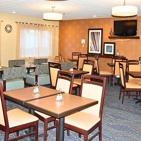 Holiday Inn Express - Ludlow - Chicopee Area By Ihg Exteriör bild