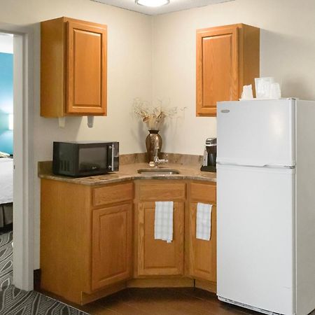 Holiday Inn Express - Ludlow - Chicopee Area By Ihg Exteriör bild