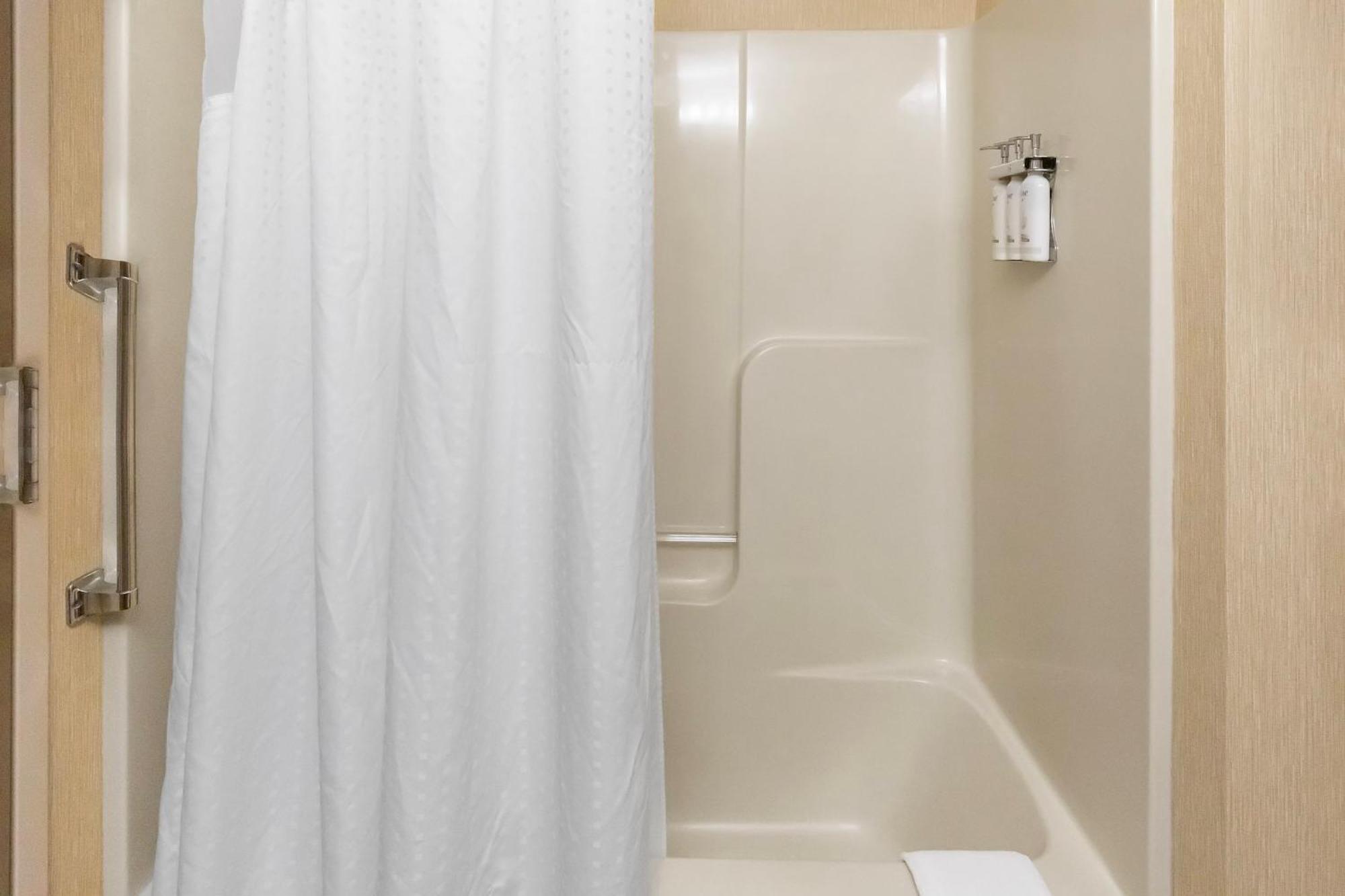 Holiday Inn Express - Ludlow - Chicopee Area By Ihg Exteriör bild