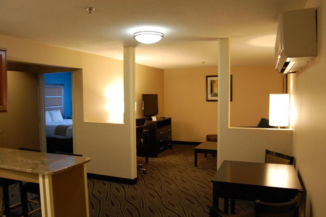 Holiday Inn Express - Ludlow - Chicopee Area By Ihg Exteriör bild